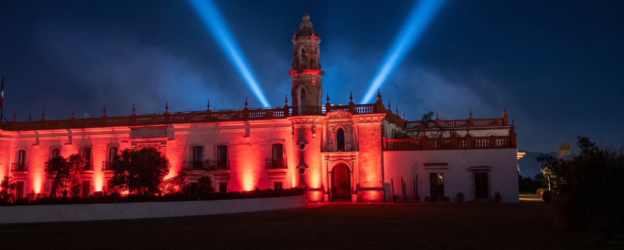 Sala de la Hacienda Zotoluca dispuesta para una reunión de trabajo