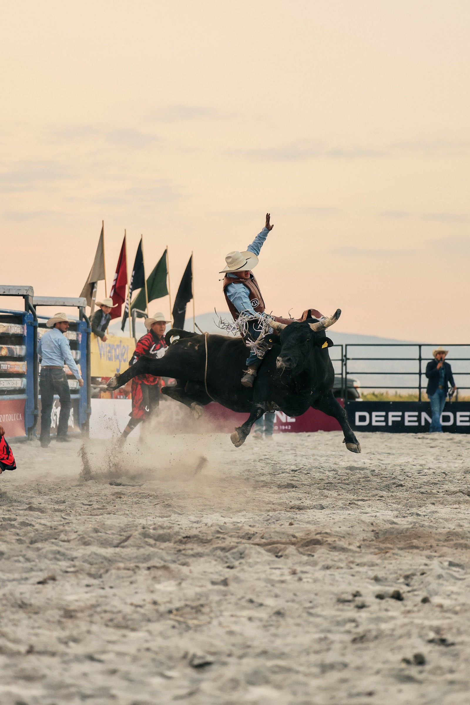 Jinete de rodeo en el Festival de Sentidos de la Hacienda Zotoluca