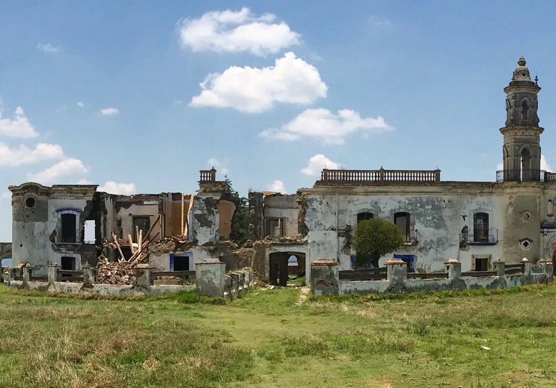 La hacienda en ruinas